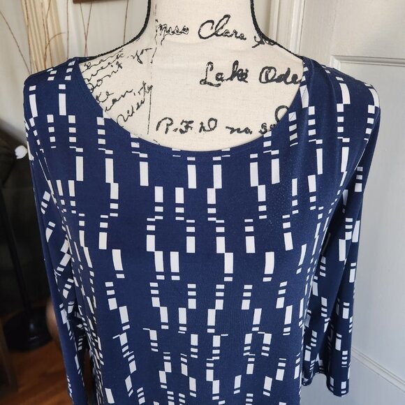 Alfani Three Quarter Sleeves Navy and White Stretch Top Sz XL - Picture 2 of 10